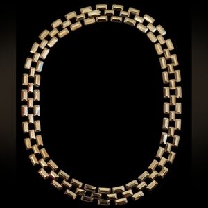 Vintage Avon 1985 Choker Bold Links  Necklace Gold Tone 18”